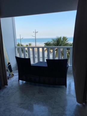 Apartamento vista privilegiada Vila Tupi pé na areia